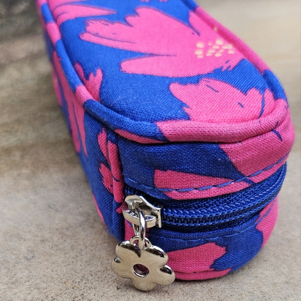 Vera Bradley Blue and Pink Glasses Case - Picture 3 of 3